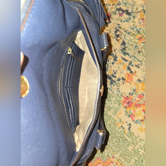 SUPPLE LEATHER NAVY MICHAEL KORS PURSE - Picture 6 of 8